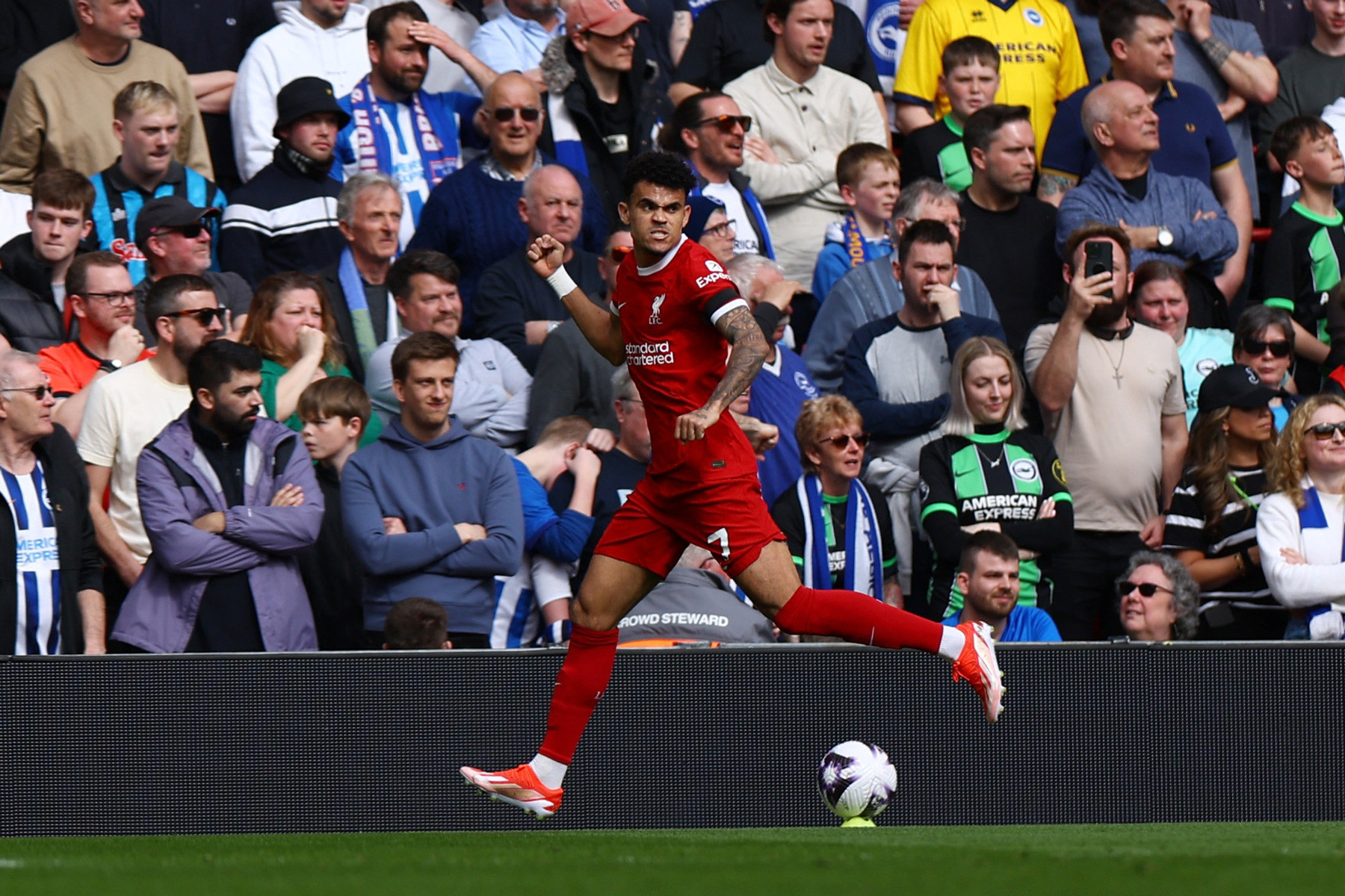 luis diaz liverpool brighton.jpg