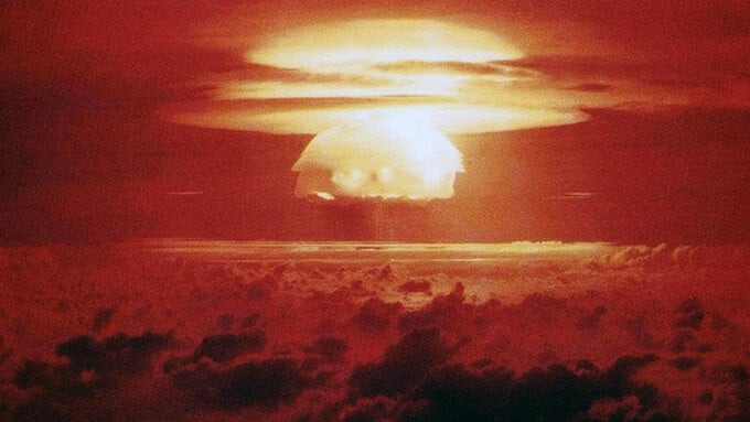 Castle Bravo mạnh hơn gấp 1.000 lần so với hai quả bom nguyên tử được thả xuống Nagasaki và Hiroshima, Nhật Bản