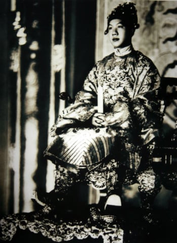 Vua Bảo Đại - vị vua cuối cùng của triều nhà Nguyễn ngồi trên ngai vàng