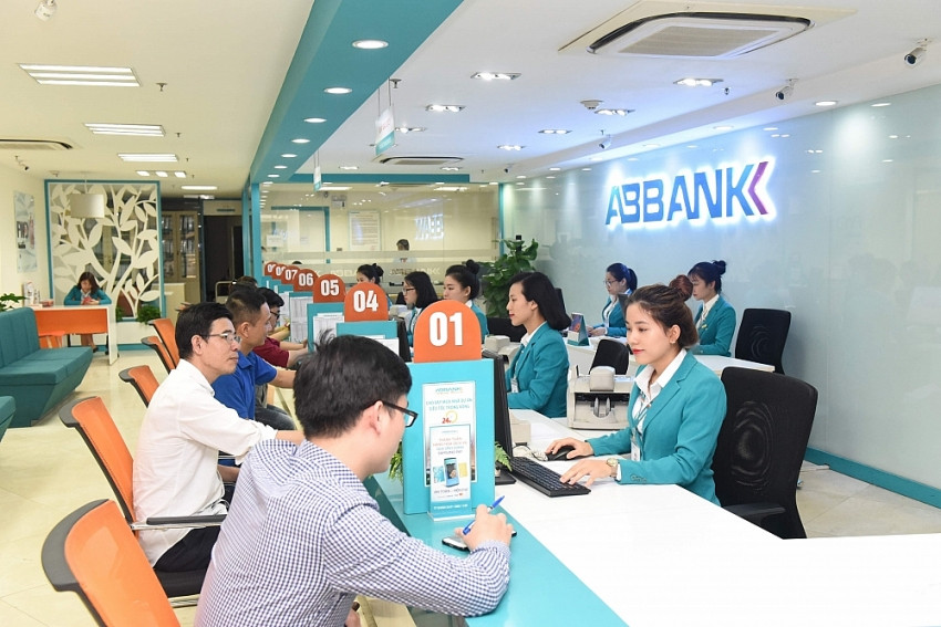 Cổ đông ABBank 'không vui' vì giá cổ phiếu ABB không tăng, lãnh đạo ABBank nói gì?