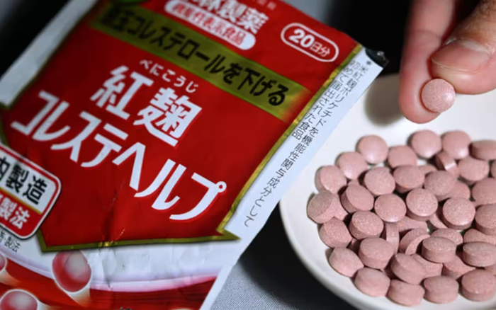 Bê bối rúng động Nhật Bản: Thực phẩm chức năng khiến hàng trăm người nhập viện, 33.000 công ty bị ảnh hưởng, Chủ tịch cúi rạp xin lỗi người tiêu dùng