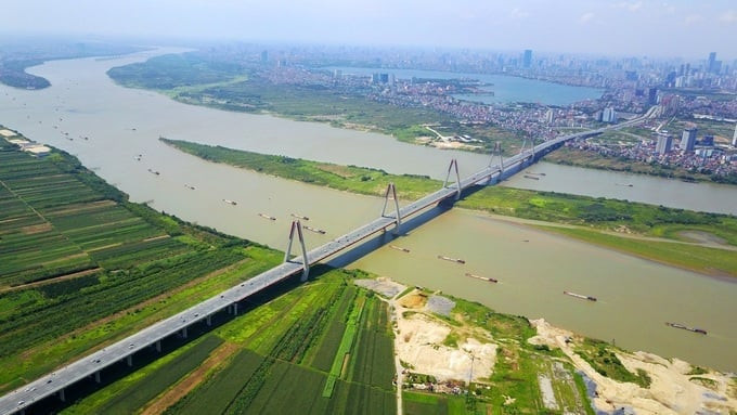 Sông Hồng chảy trên đất liền Việt Nam có chiều dài 510km