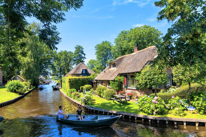 Giethoorn trở thành một điểm đến du lịch phổ biến và được biết đến trên khắp thế giới