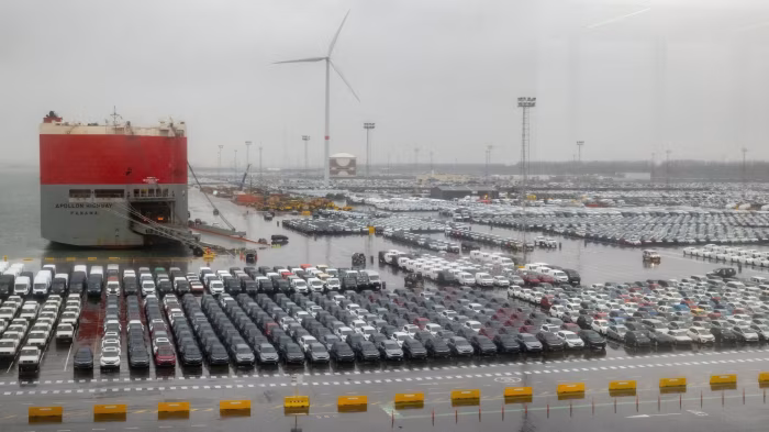 Ô tô điện Trung Quốc làm ngập các cảng ở châu Âu, chuyện gì đang xảy ra?