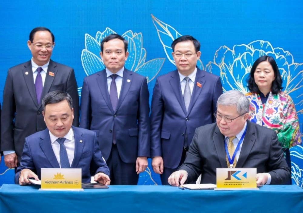 Vietnam Airlines (HVN) ký hợp đồng hơn 11.200 tỷ đồng khai thác thị trường 1,4 tỷ dân, cổ phiếu ‘cất cánh'