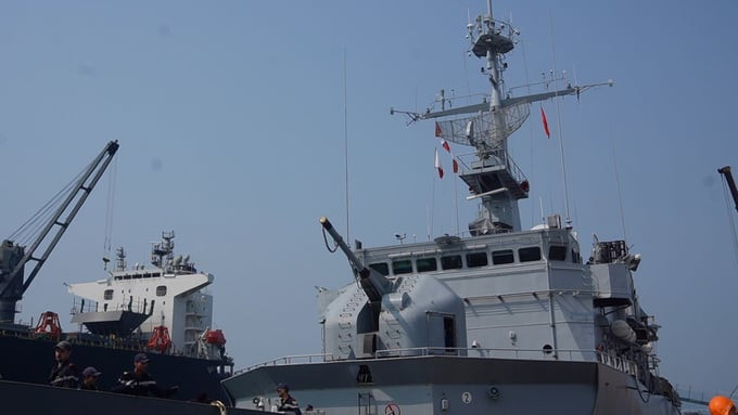 Đây là lần đầu tiên lực lượng cảnh sát biển Việt Nam tham gia vào hoạt động huấn luyện trên biển cùng với tàu Vendemiaire