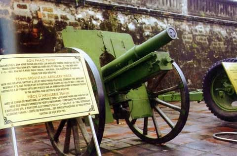 Khẩu pháo 75mm của khẩu đội Phùng Văn Khầu sử dụng trong Chiến dịch Điện Biên Phủ năm 1954. Ảnh: Bảo tàng Lịch sử Quân sự Việt Nam