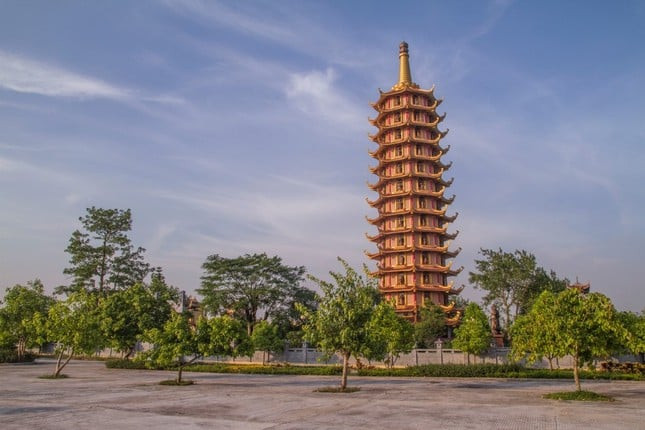 Bảo tháp Đại Bi cao 49m tại chùa Phúc Lộc (Nam Định)