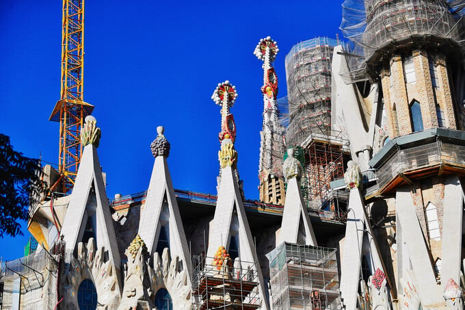 Sagrada Familia nổi tiếng vì là nhà thờ duy nhất trên thế giới có thời gian xây quá lâu