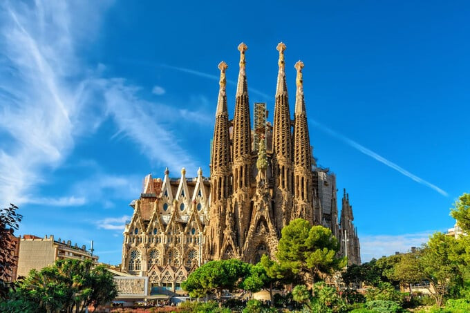 Nhà thờ này là kiệt tác của kiến trúc sư xứ Catalan Antoni Gaudí