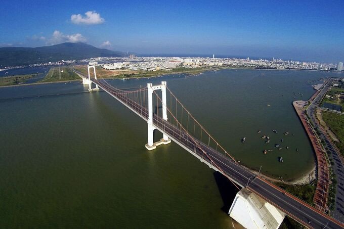 Cầu Thuận Phước ngày càng thu hút sự quan tâm của nhiều du khách từ khắp nơi