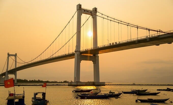 Cầu Thuận Phước là cầu treo dây võng dài nhất và xa nhất Việt Nam