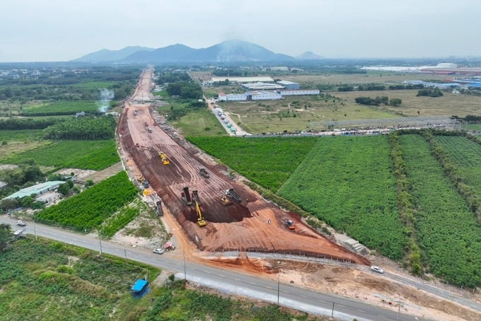 Cao tốc Biên Hòa - Vũng Tàu đang trong quá trình xây dựng. Ảnh: Người Lao Động