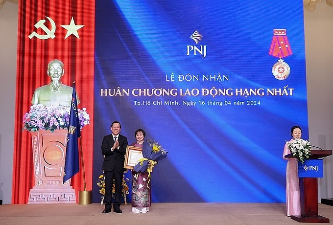 PNJ và Chủ tịch HĐQT Cao Thị Ngọc Dung nhận Huân chương Lao động hạng nhất lần 2