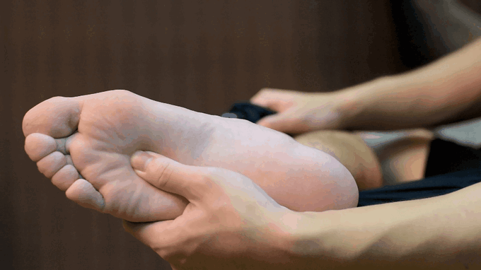 Xoa lòng bàn chân thường xuyên có thể giúp bạn tránh xa các bệnh tật và sống lâu hơn