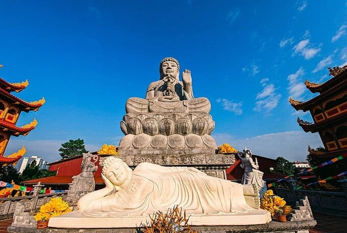 Tượng Phật chùa Thắng Nghiêm