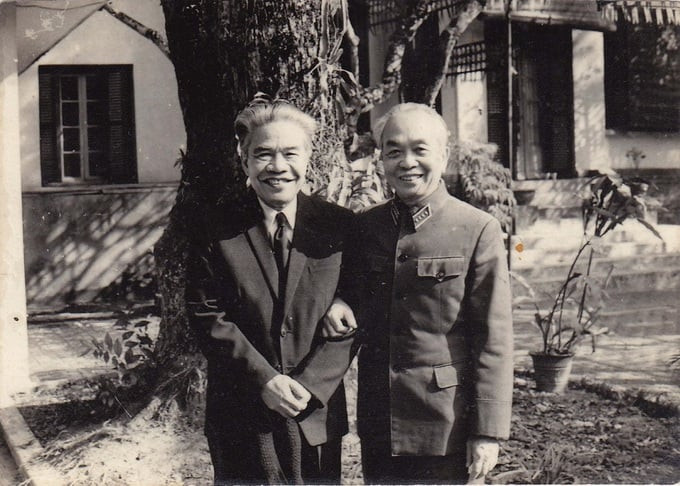 Ông Tạ Quang Bửu và Đại tướng Võ Nguyên Giáp