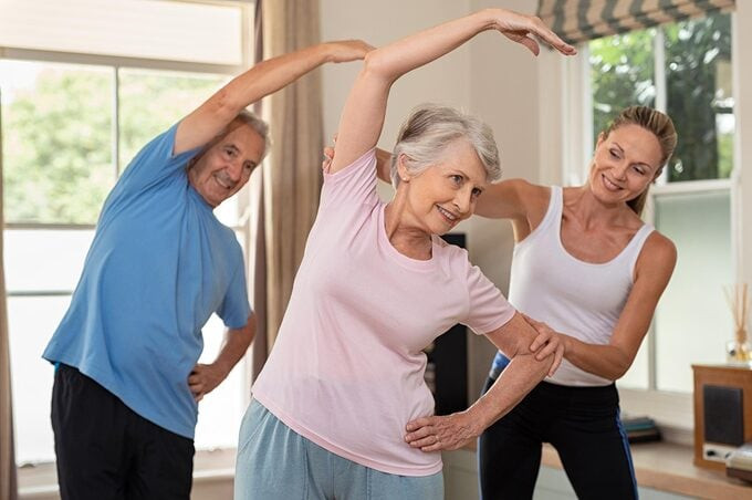 Người trên 60 tuổi không nên vận động, tập thể dục quá sức