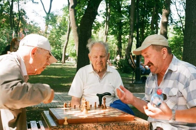 Việc duy trì các hoạt động giao lưu xã hội vẫn rất quan trọng đối với người cao tuổi