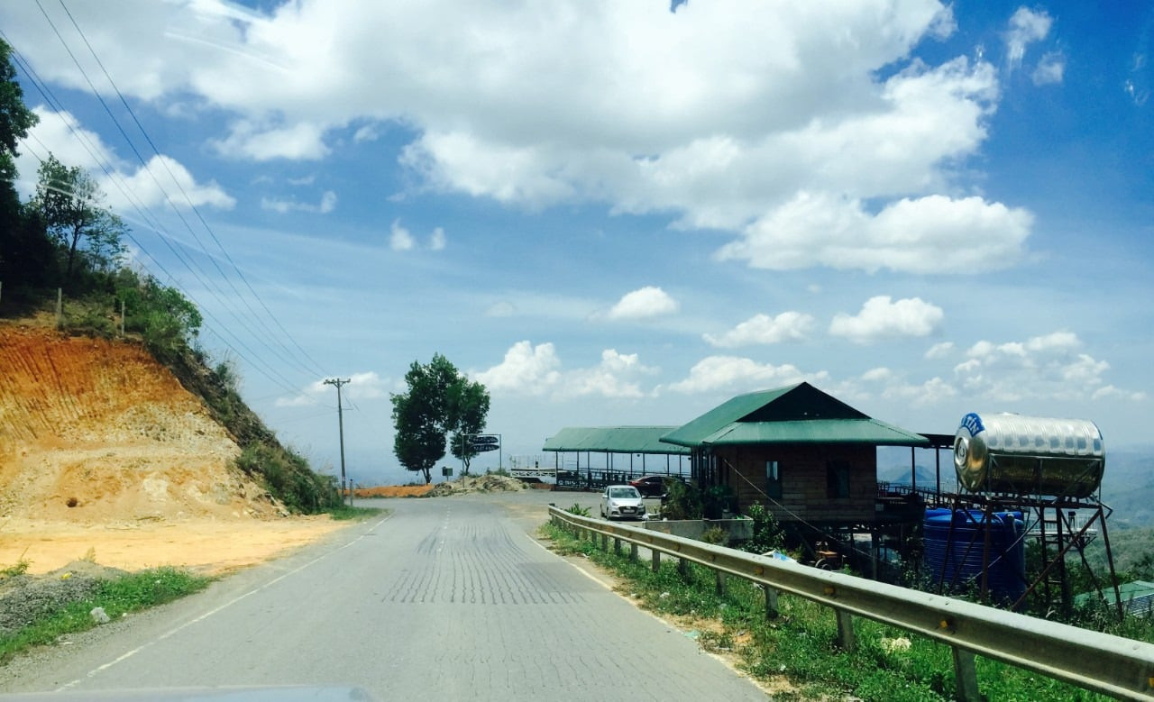 Quốc lộ 28B dài gần 70km, với điểm đầu giao với Quốc lộ 1 tại ngã ba Lương Sơn, huyện Bắc Bình, Bình Thuận và điểm cuối giao với Quốc lộ 20 tại ngã ba Tahine, huyện Đức Trọng, Lâm Đồng
