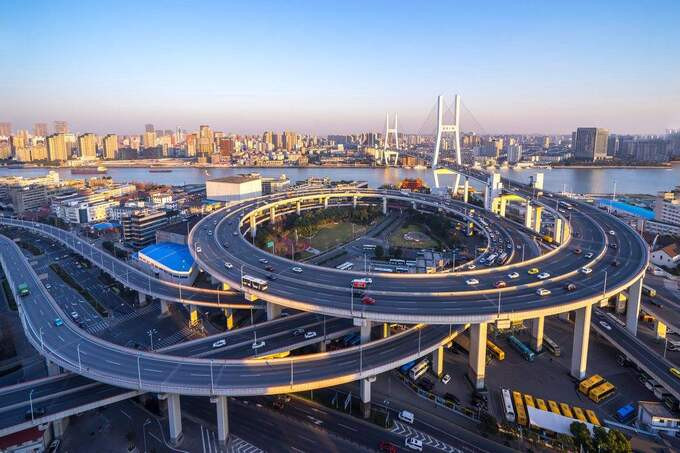 Cùng với Bến Thượng Hải, cầu Nam Phố đã trở thành biểu tượng của thành phố Thượng Hải, Trung Quốc