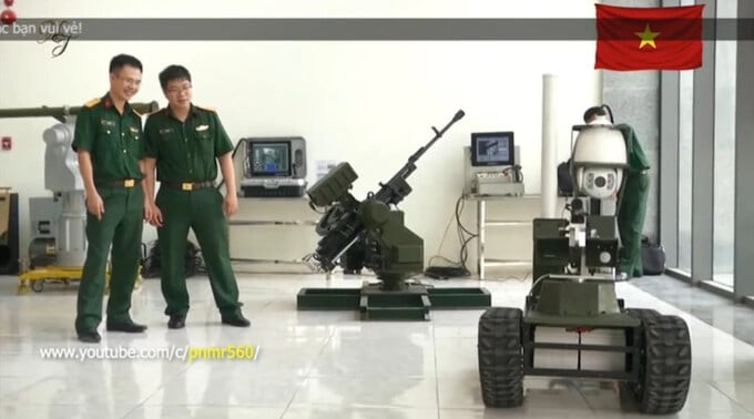 Robot tự hành đa năng phục vụ trinh sát và chiến đấu trên mặt đất