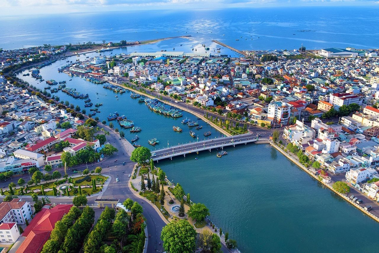 Mở rộng thành phố Phan Thiết, phát triển đô thị du lịch sinh thái hướng biển 