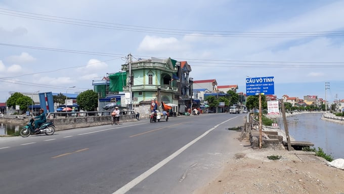 Cầu Vô Tình thuộc địa phận tỉnh Nam Định