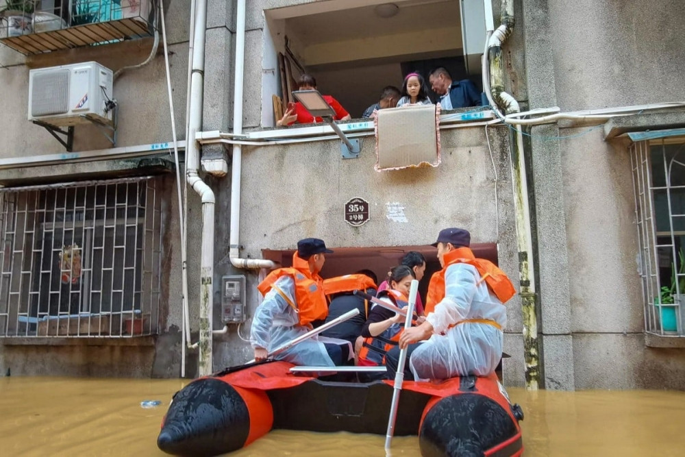 Tỉnh đông dân nhất Trung Quốc ghi nhận lũ lớn 'trăm năm có một', chính quyền ngay lập tức phát cảnh báo lũ lụt khẩn cấp