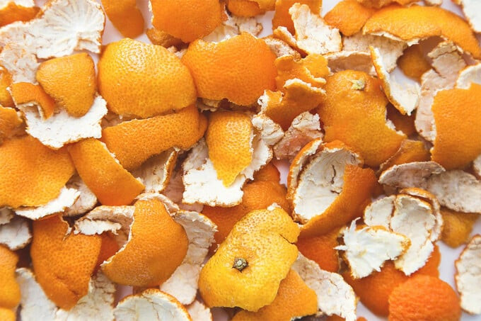 Vỏ cam quýt được xem là một lựa chọn bổ dưỡng vì chúng chứa nhiều chất xơ, vitamin và chất chống oxy hóa