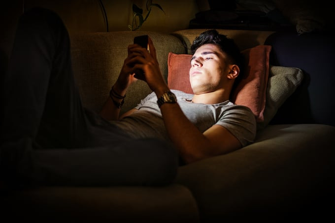 Người hay thức khuya có tỷ lệ tử vong cao hơn khoảng 10% so với những người có giấc ngủ đủ và chất lượng (Ảnh minh họa)