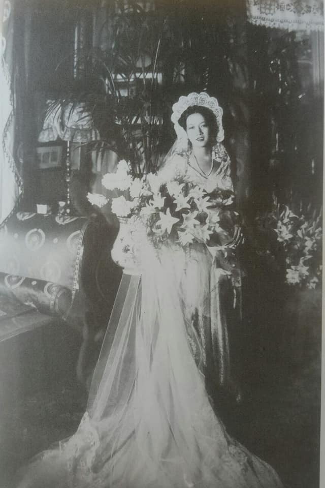 Hoàng Thị Thế trong bộ váy cưới. Bà kết hôn ngày 14/8/1931, ở Tòa thị chính Saint Amand. Ảnh chụp từ hồi ký Kỷ niệm thời thơ ấu/Báo Thanh Niên