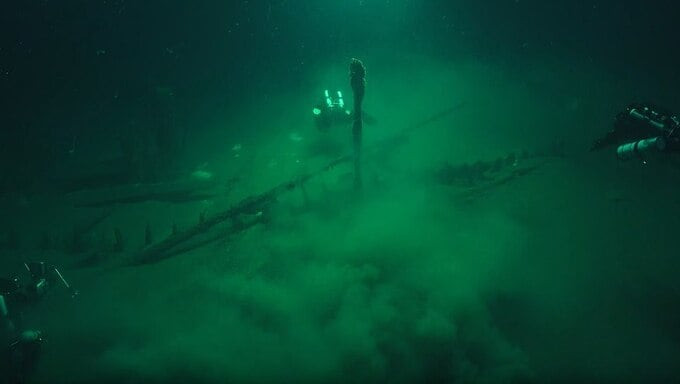 Con tàu đắm được tìm thấy ở độ sâu 2.000m dưới đáy biển