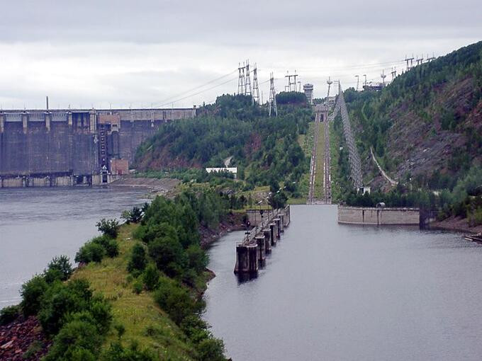 Đập Krasnoyarsk là một đập thủy điện được xây dựng băng qua sông Enisei ở miền Bắc bang Divnogorsk, Nga