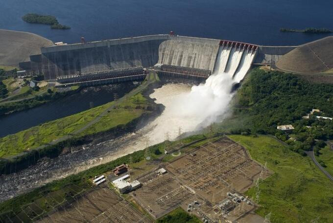 Đập Guri cao 162m là nguồn cung cấp điện chính cho Venezuela