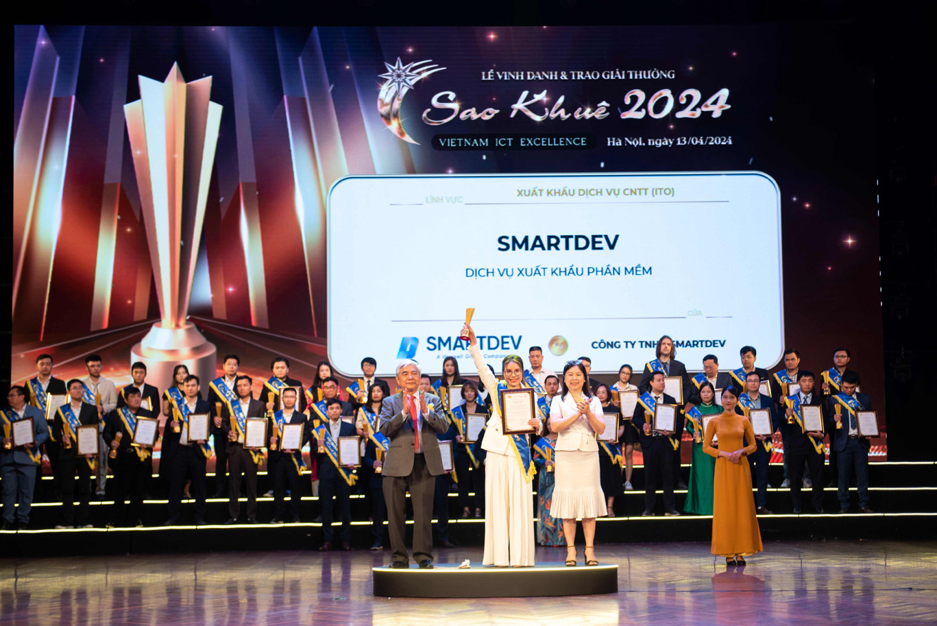 [Tin công nghệ] SmartDev giành ‘cú đúp’ giải thưởng Sao Khuê 2024