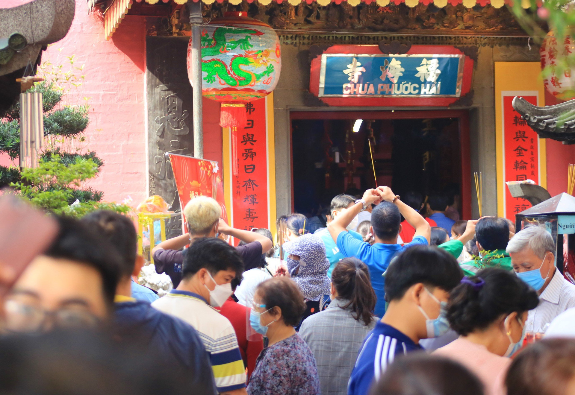 Một trong những sự kiện quan trọng nhất tại chùa là lễ Vía Ngọc Hoàng, diễn ra vào ngày 9 tháng Giêng hàng năm. Ảnh: Báo Thanh Niên