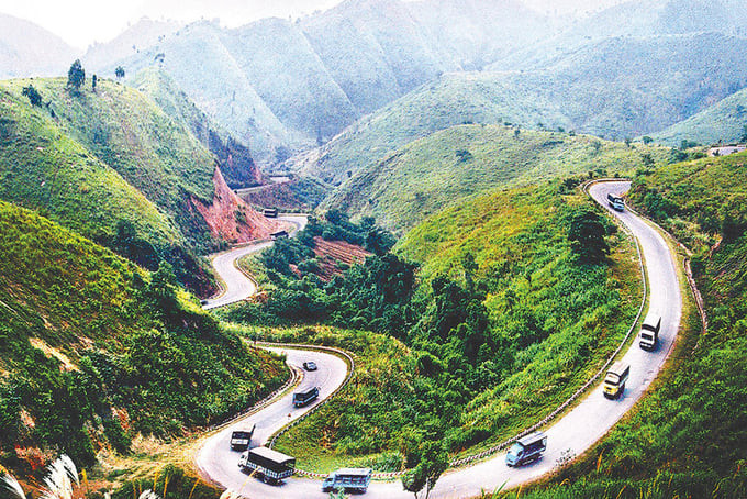 Đèo Phượng Hoàng nằm trên tuyến đường quốc lộ 26, thuộc huyện M'Drắk, tỉnh Đắk Lắk (Ảnh Báo Dân tộc)