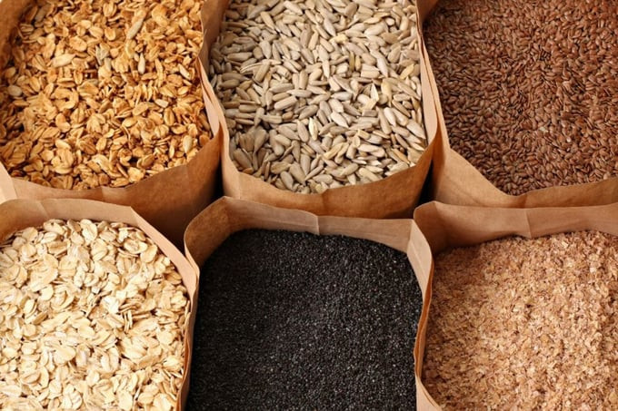Thực phẩm nguyên hạt như hạt ngũ cốc có thể giảm đáng kể nguy cơ đột quỵ