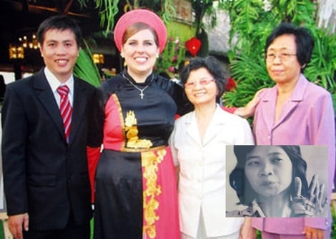 Bà Phùng Ngọc Anh (thứ hai từ phải) đứng cạnh cô sinh viên người Mỹ Molly trong lần gặp mặt tại Việt Nam