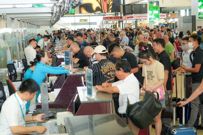 Lượng chuyến bay quốc tế tăng chóng mặt ở sân bay Nội Bài. Ảnh: NIA.
