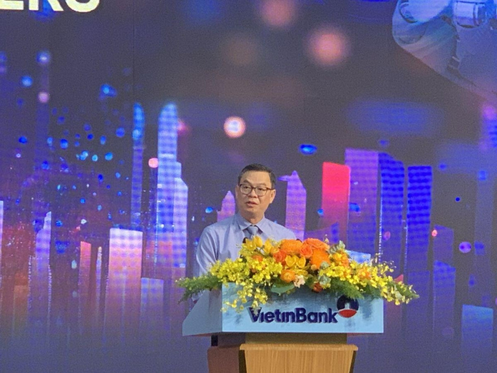 Chủ tịch HĐQT, ông Trần Minh Bình phát biểu tại Đại hội