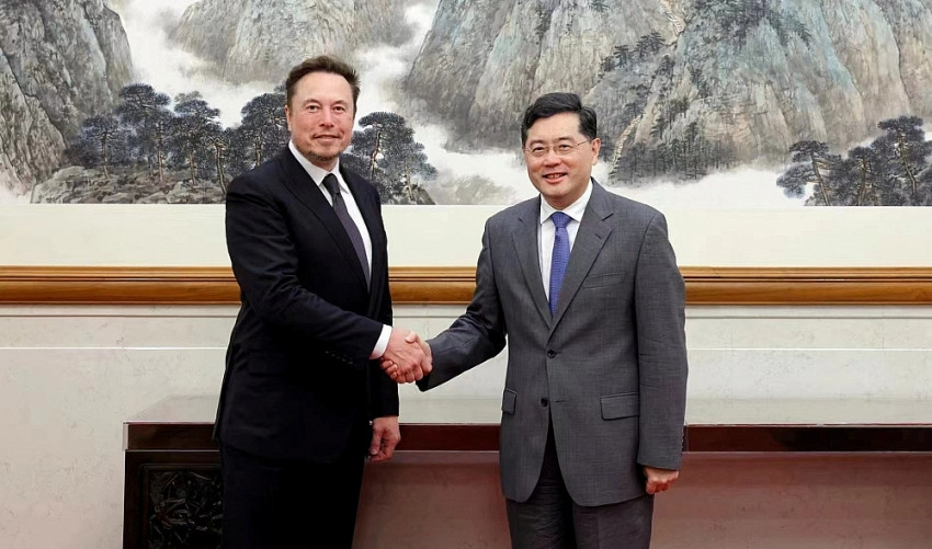 Elon Musk bất ngờ đến thăm Trung Quốc