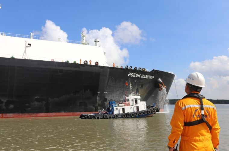 Chuyến tàu chở 60.000 tấn khí LNG của PVGas đã cập bến chuẩn bị cho mùa cao điểm