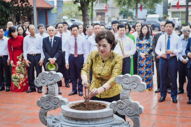 Vị TGĐ Ngân hàng Quốc Gia Việt Nam đầu tiên: Từng bán thóc lấy tiền đi đường chứ không dùng tiền của Đảng, là người bạn chiến đấu sớm nhất của Bác Hồ