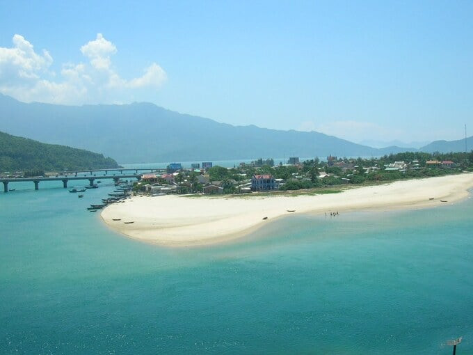 Hòn đảo xanh Thanh Lân được thiên nhiên ưu ái ban tặng rất nhiều bãi biển xinh đẹp