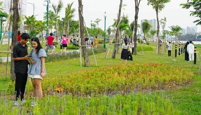 TP. HCM cần thêm nhiều công viên, cây xanh trong bối cảnh nắng nóng ngày một gay gắt hơn. Ảnh: Thuận Văn
