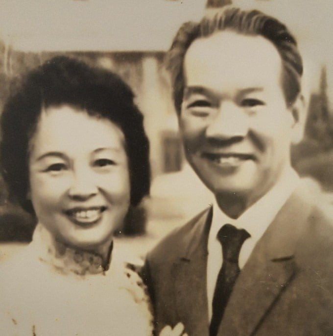 Giáo sư Nguyễn Văn Huyên cùng vợ Vi Kim Ngọc. Ông là người giữ cương vị Bộ trưởng Bộ Giáo dục 29 năm và có nhiều đóng góp cho sự nghiệp giáo dục nước nhà. Ảnh tư liệu/Báo Vietnamnet