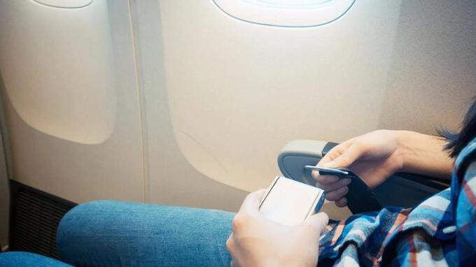 Nhớ đảm bảo an toàn bằng cách cài dây an toàn trong toàn bộ thời gian bay. Ảnh minh họa.