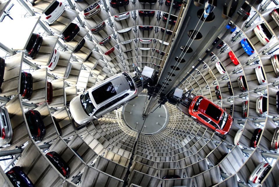 Bãi đỗ xe thông minh tại tỉnh Wolfsburg, Đức. Ảnh: Getty image